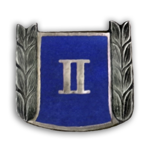 Lottamerkit kuvailtuina: hopeinen lottien hiihto- ja kävelymerkin jatkosuoritusmerkki, jossa siniseksi emaloitu keskusta, jossa roomalainen II ja reunoilla laakerikoristeet