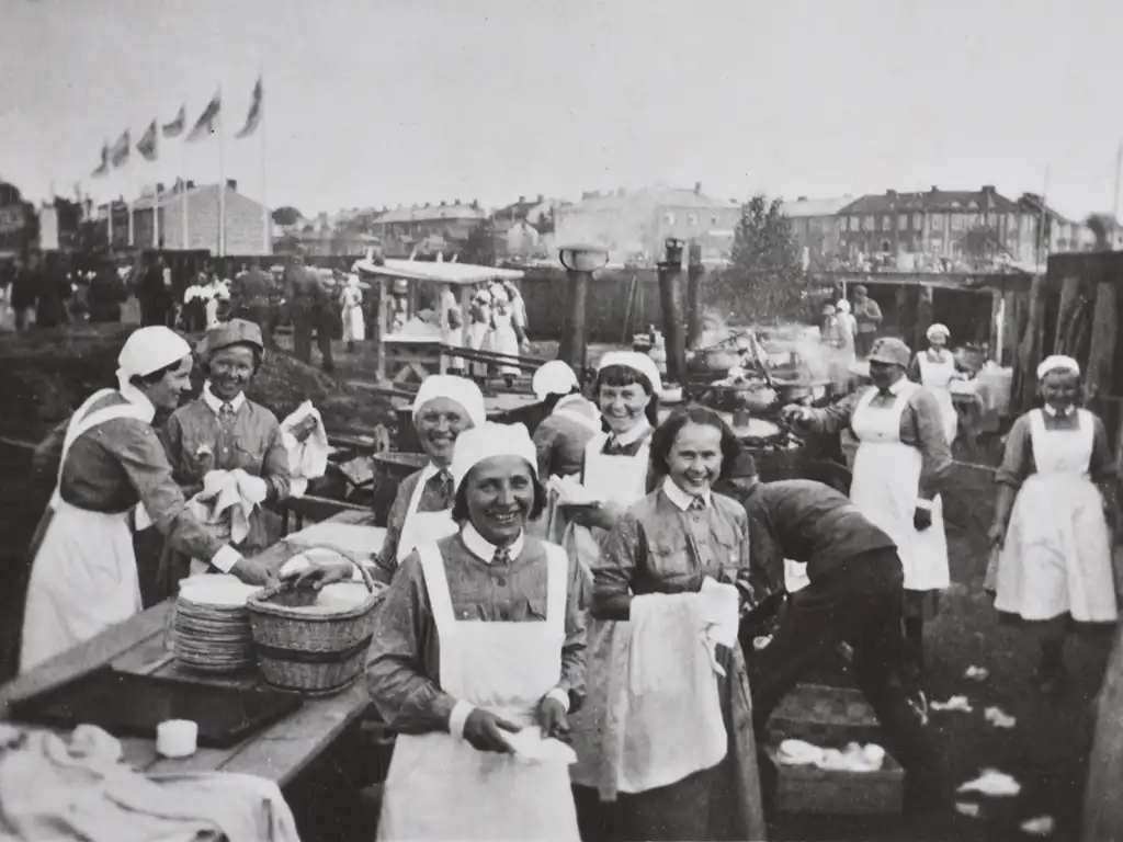 Muonittajalottia työn touhussa