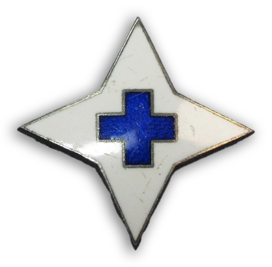 Lottamerkit kuvailtuna: Valkoiseksi emaloitu kurssitähti, jossa sininen risti keskellä