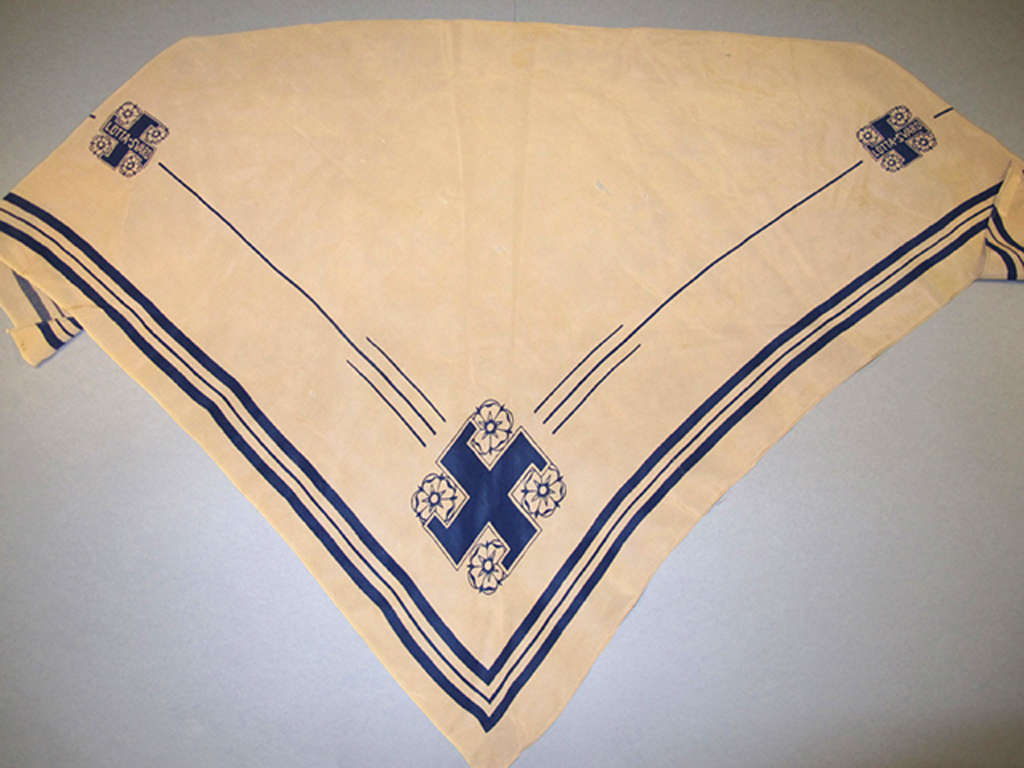 Kolmion mallinen lottakaulahuivi