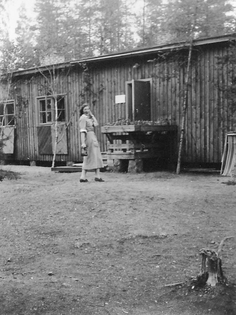 Luumaella Lottatoimiston parakki