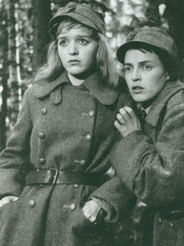 Aarne Tarkaksen elokuvassa Rintamalotta (1956) seurataan lottien arkea rintamaoloissa. Iltalehden Lotta-aiheisen numeron (2019, s. 62) populaarikulttuuria käsittelevässä osiossa julkaistiin elokuvan still-kuva, jossa esiintyvät lotat Soilikki (Elina Salo) ja Irma (Leena Häkinen).