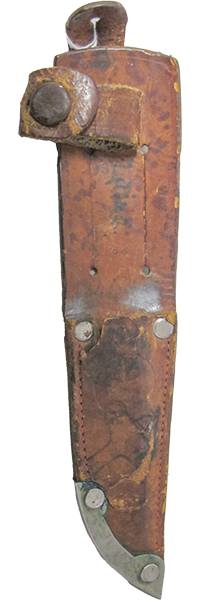 Vihreäkeltavartisen puukon tupen alaosaan näyttäisi olevan piirretty lentokone.