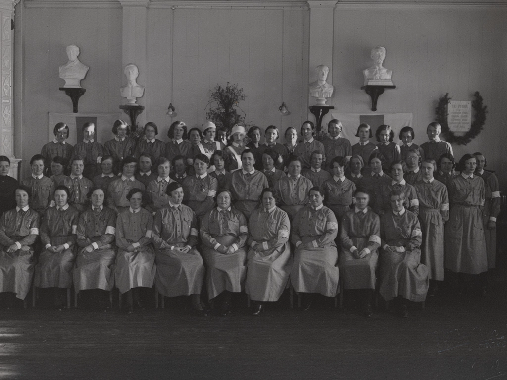 Porvoon lotat Porvoon yhteislyseon juhlasalissa 1934