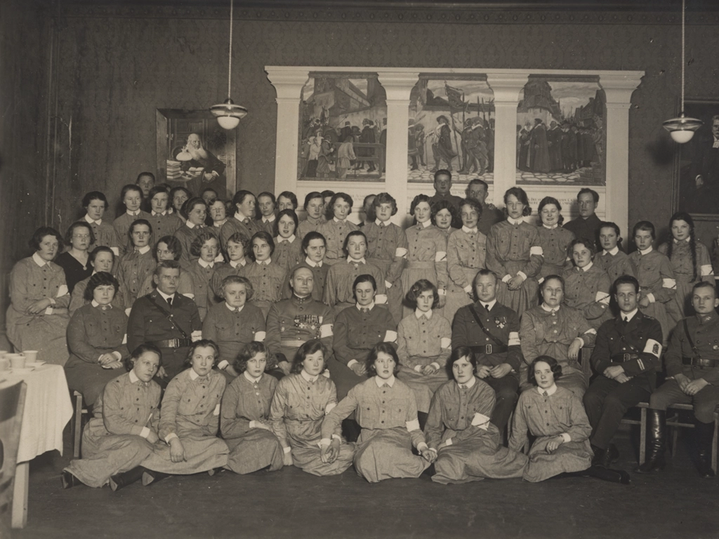 Paimion lotat ryhmäkuvassa osaston 10-vuotisjuhlassa vuonna 1930 Paimion kansanopistolla.