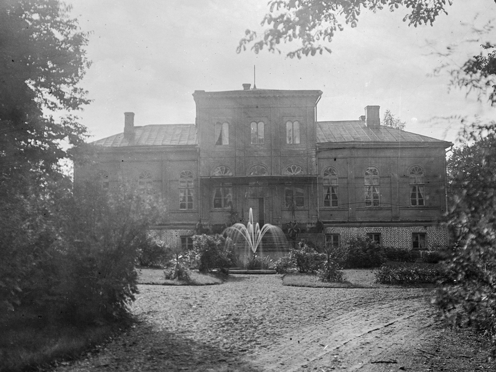 Pickala från porten 1912. Bernhard Åströmin arkisto.