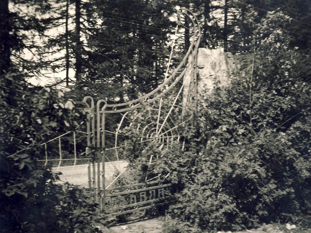 Portti lottaopiston aikaan 1940-luvulla.