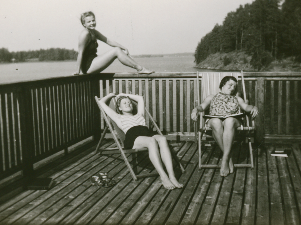 Syvärannan laiturin uimahuoneen kattotasanne.
